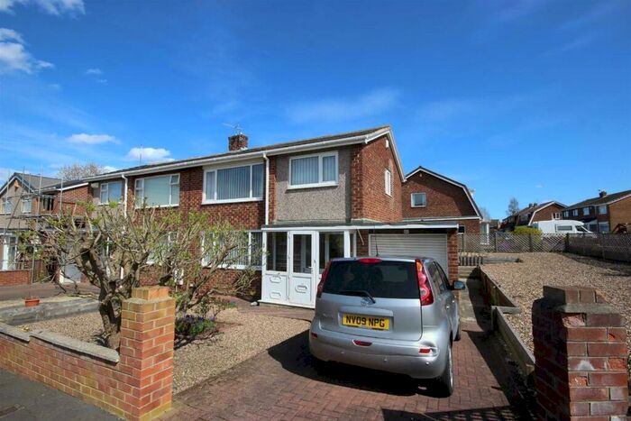 3 Bedroom Semi-Detached House To Rent In Poplar Drive, Gilesgate, DH1