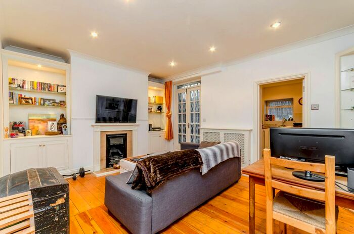 1 Bedroom Flat To Rent In Seagrave Road, West Brompton, London, SW6