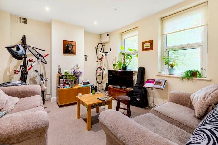 2 Bedroom Apartment To Rent In Nelson Street London, E1