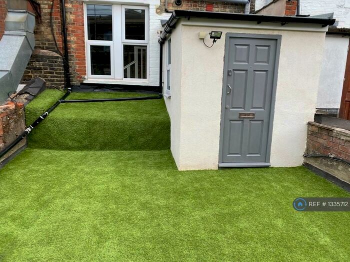 1 Bedroom Flat To Rent In Topsfield Parade, London, N8