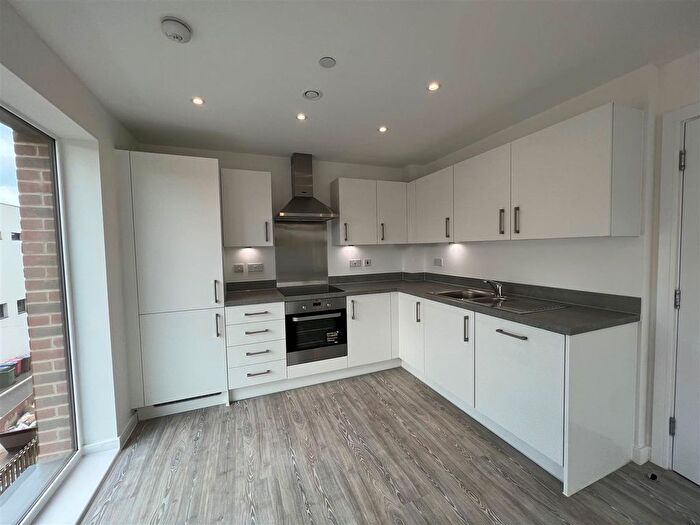 2 Bedroom Flat To Rent In Mosaic House, Midland Road, Hemel Hempstead, HP2