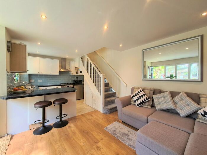 1 Bedroom Terraced House To Rent In Acorn Grove, Ruislip HA4