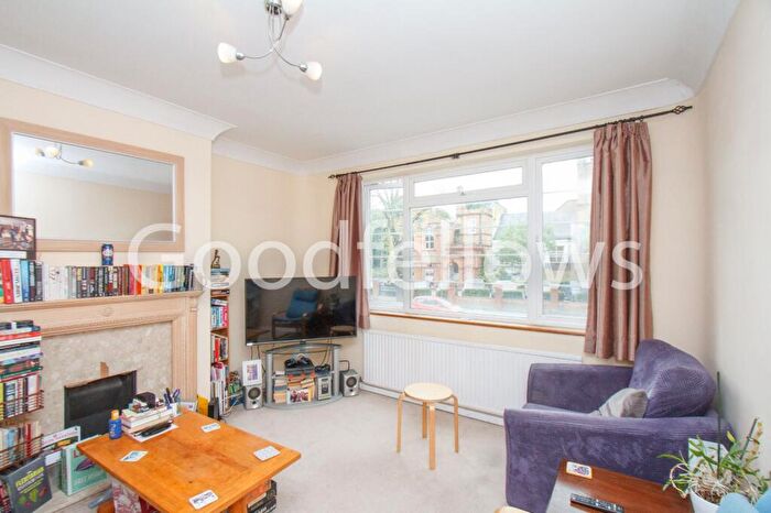 2 Bedroom Apartment To Rent In Cromer Mansions, Cheam Road, Sutton, Surrey, SM1