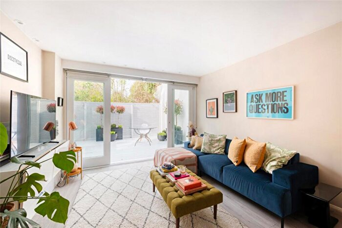 1 Bedroom Apartment For Sale In Brondesbury Road, Queen's Park, NW6