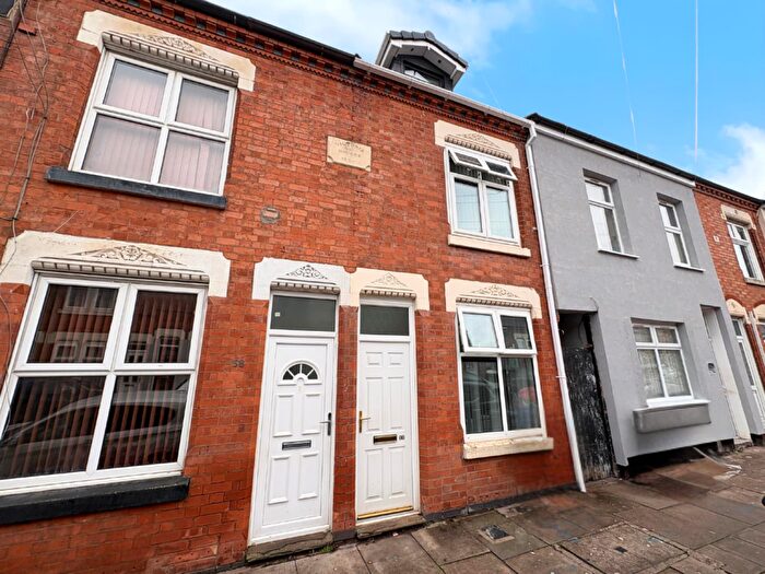 4 Bedroom Terraced House For Sale In Twycross Street, Leicester, LE2