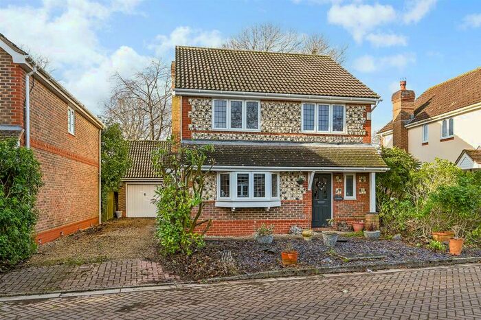 4 Bedroom Detached House For Sale In Hardyfair Close, Weyhill, Andover, SP11