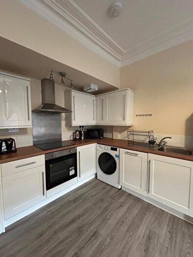 2 Bedroom Flat To Rent In Cleghorn Street, West End, Dundee, DD2