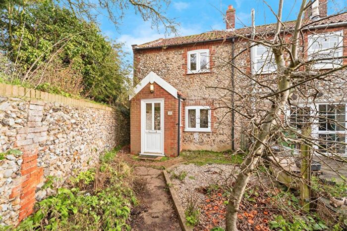 2 Bedroom Character Property For Sale In Dukes Yard, West Rudham, King's Lynn, PE31