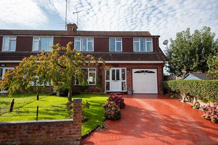 4 Bedroom Semi Detached House For Sale In The Folly, Newbury, RG14