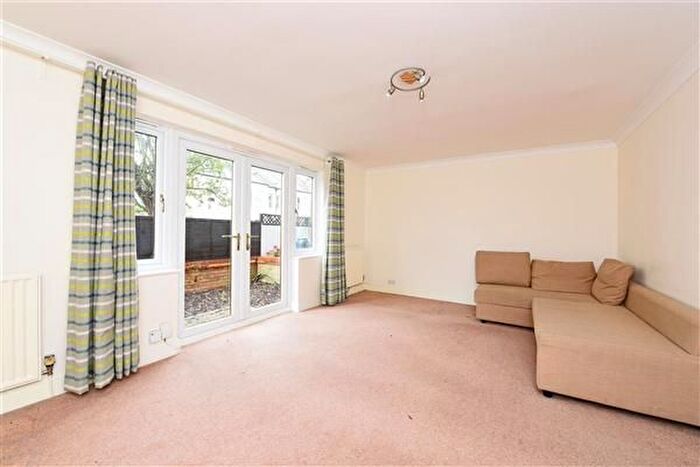 2 Bedroom Flat To Rent In Flat, Nairn Court, Trinity Road Wimbledon, SW19