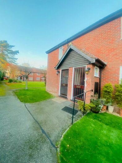 2 Bedroom Flat To Rent In Craigmore Court, Northwood, HA6