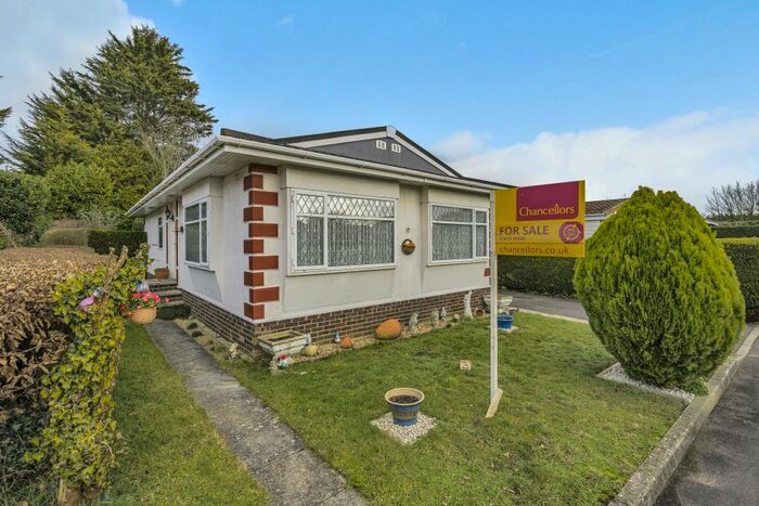 2 Bedroom Park Home For Sale In Chieveley, Berkshire, RG20