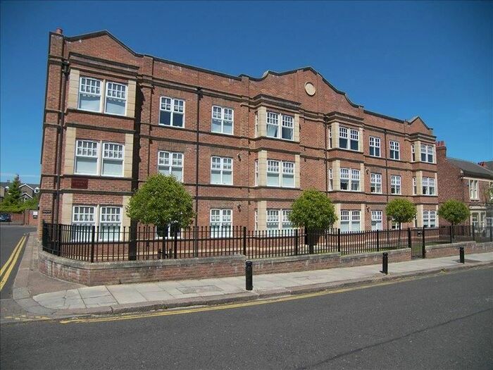 2 Bedroom Flat To Rent In Hawthorn Road, Gosforth, Newcastle Upon Tyne, NE3