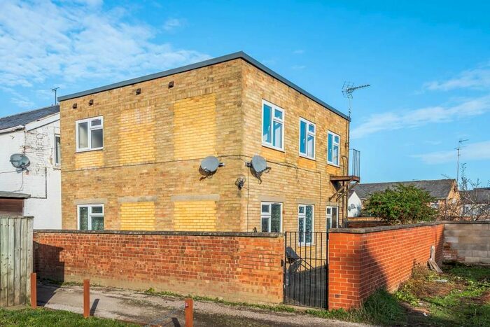 1 Bedroom Flat To Rent In South Street, Banbury OX16