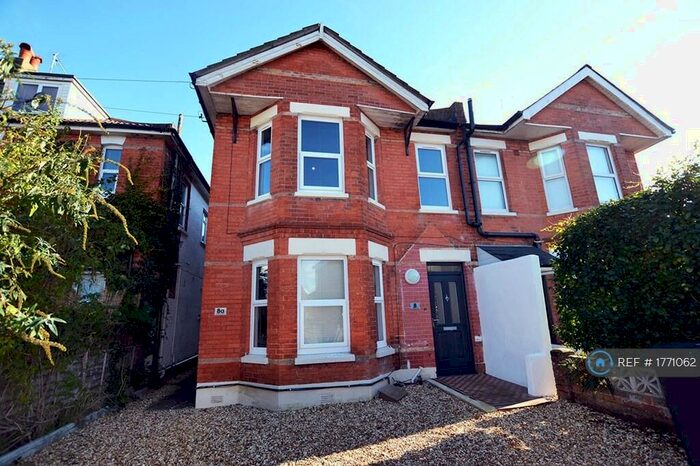 2 Bedroom Flat To Rent In Charminster, Bournemouth, BH3