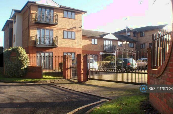2 Bedroom Flat To Rent In Sherbourne Court, Maidenhead, SL6