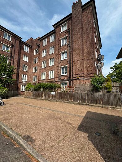 2 Bedroom Flat To Rent In Warwick Grove, London, E5