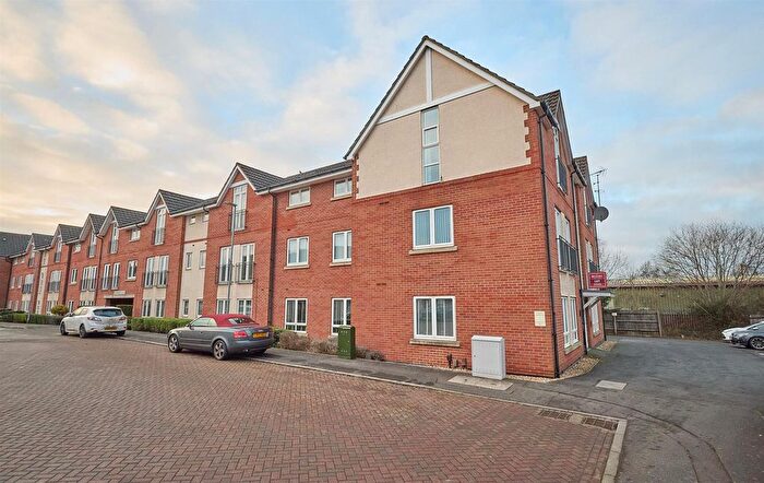 2 Bedroom Flat For Sale In Richmond Gate, Hinckley, LE10