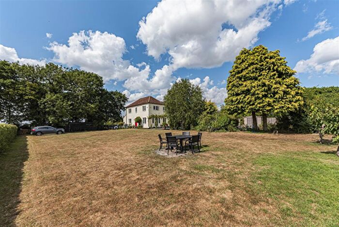 4 Bedroom Semi Detached House For Sale In Platt House Lane, Fairseat, Sevenoaks, TN15