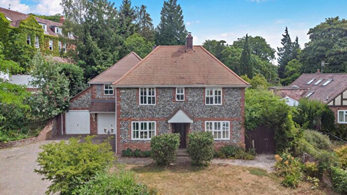 4 Bedroom Detached House For Sale In High Street, Whitchurch On Thames, Oxfordshire, RG8