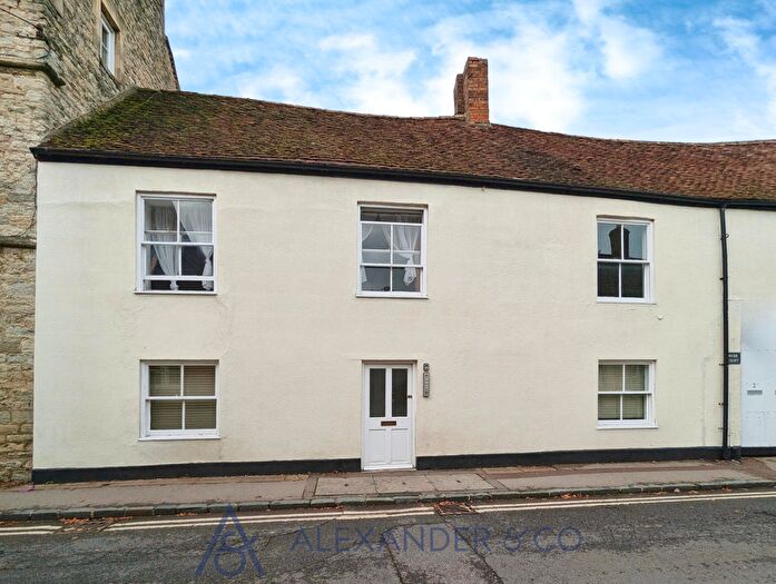 1 Bedroom Flat To Rent In Webb Court, Causeway, Bicester, OX26