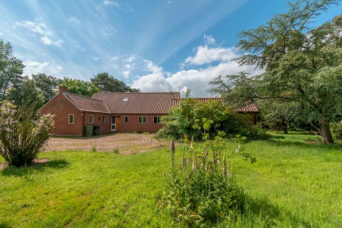 3 Bedroom Detached Bungalow For Sale In Oxwick Lane, Oxwick, NR21