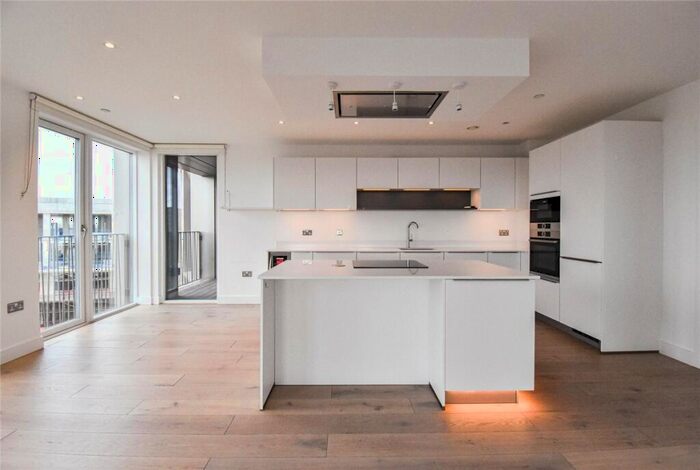 3 Bedroom Penthouse To Rent In The Oak Building, Rudduck Way, Cambridge, CB3