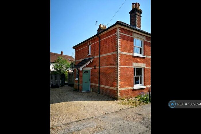 2 Bedroom Semi-Detached House To Rent In Nursery Road, Ringwood, BH24