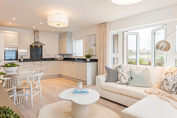 2 Bedroom Flat For Sale In "The Farmhouse Apartments – Ground Floor Bed" At Thorpe Lea Road, Egham, TW20