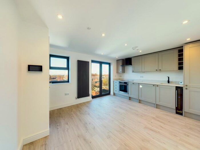 1 Bedroom Apartment To Rent In Walsworth Road, Hitchin, SG4