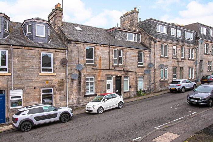 2 Bedroom Maisonette For Sale In B Hill Street, Dunfermline, KY12