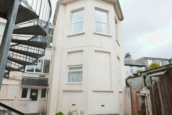 1 Bedroom Flat To Rent In Brewery House, Baytree Hill, Liskeard, Cornwall, PL14