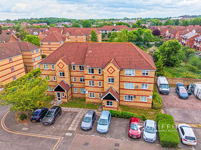 1 Bedroom Flat For Sale In Lewes Close, Grays, RM17