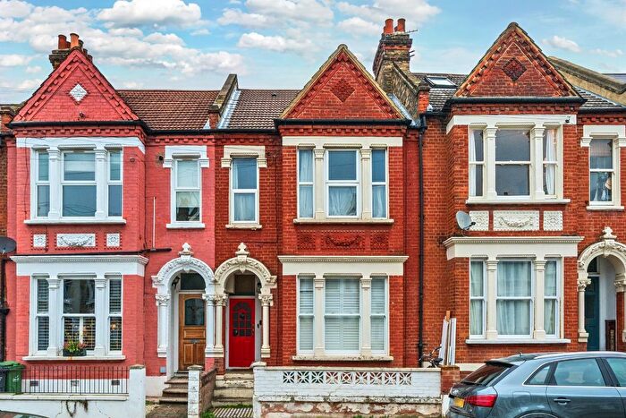 2 Bedroom Flat For Sale In Kingscourt Road, Streatham Hill, London, SW16