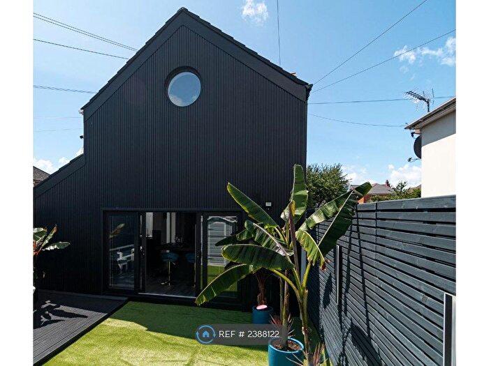 3 Bedroom Detached House To Rent In Seabourne Road, Southbourne, BH5