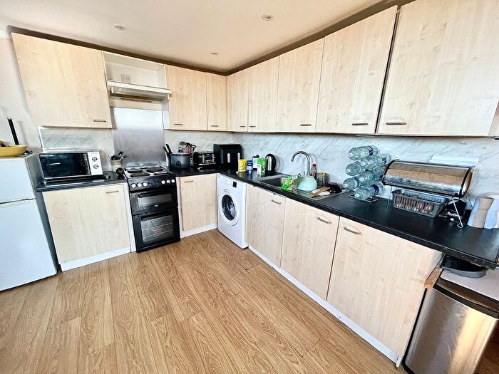 2 Bedroom Flat To Rent In Southwood Road, Ramsgate, Kent, CT11