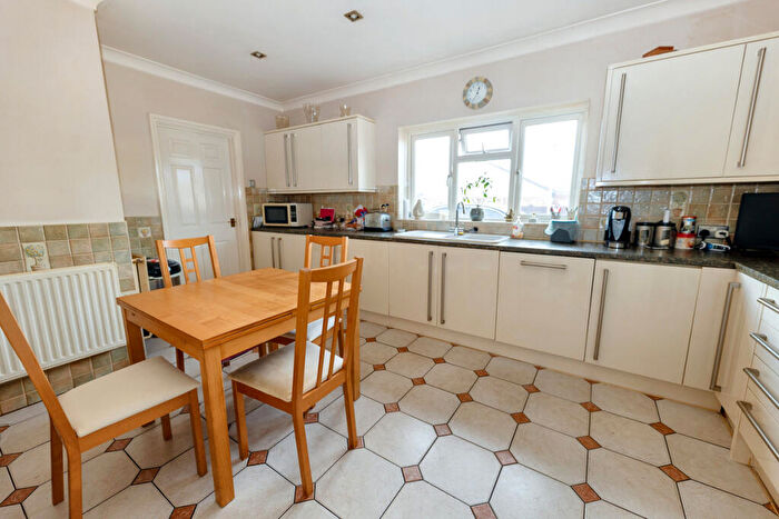 4 Bedroom Detached Bungalow For Sale In Hawthorn Road, Clacton-on-sea, CO15
