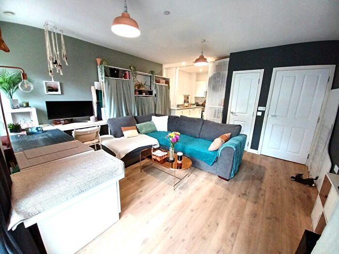 1 Bedroom Flat For Sale In Paynter House, Shipbuilding Way, London, Greater London, E13