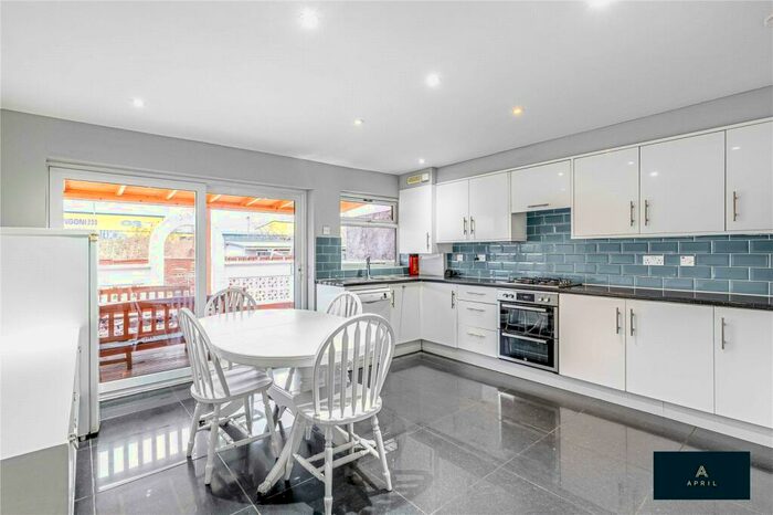 4 Bedroom Terraced House To Rent In Westminster Gardens, London, IG11