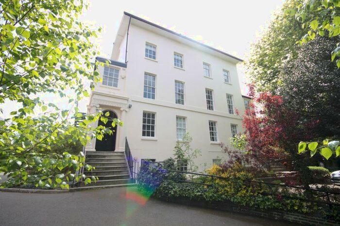 4 Bedroom Flat To Rent In Cresswell Park, Blackheath, SE3