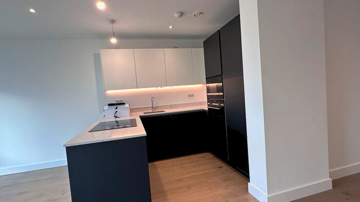 2 Bedroom Flat To Rent In West Parkside, London, SE10