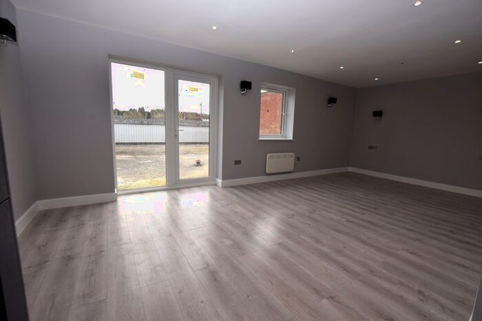 Studio To Rent In High Street, Alton, GU34