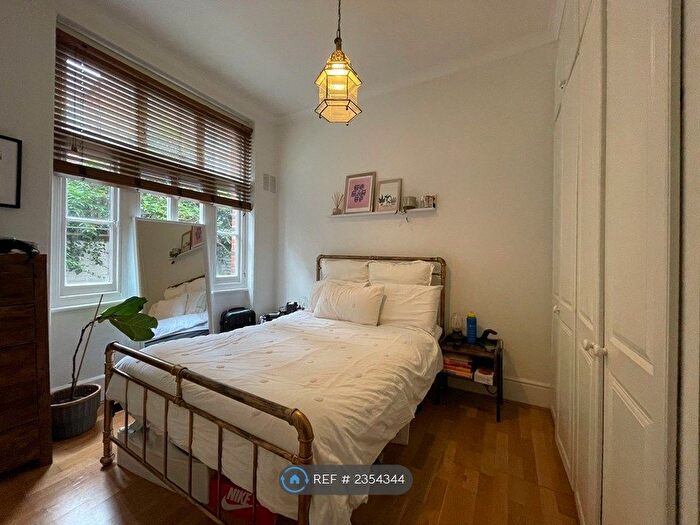 2 Bedroom Flat To Rent In New Kings Road, London, SW6