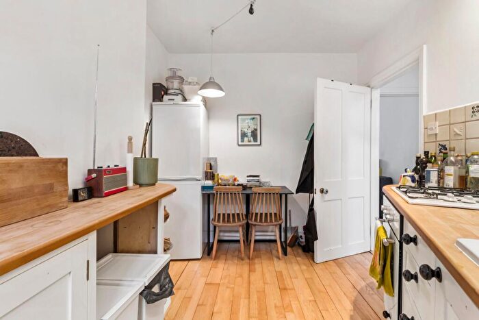 1 Bedroom Apartment For Sale In Gloucester Crescent, London, NW1