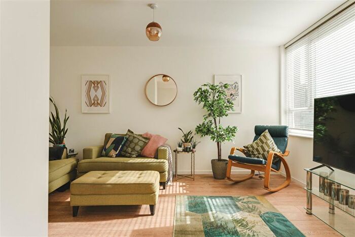 2 Bedroom Flat For Sale In Brooksby's Walk, London, E9