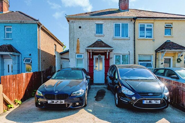 3 Bedroom Semi Detached House For Sale In Bluebell Road, Southampton, SO16
