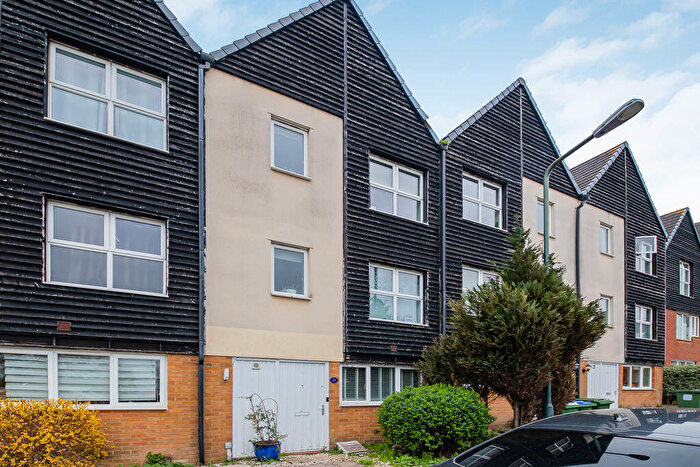 4 Bedroom Town House For Sale In Cloudeseley Close, Sidcup, DA14