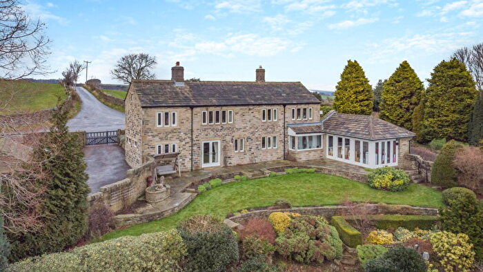 4 Bedroom Detached House For Sale In Halstead Lane, Thurstonland, HD4