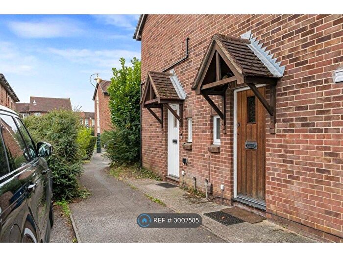1 Bedroom Terraced House To Rent In Clementine Close, Northfields, W13