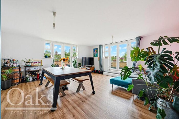 2 Bedroom Apartment For Sale In Pavement Square, Addiscombe, CR0